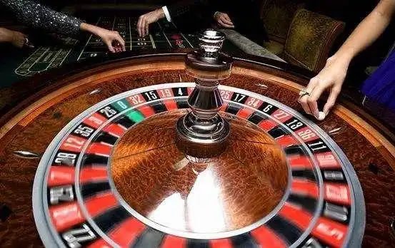 Bàn chơi Live Casino trực tiếp với dealer thật tại kuwin2 Việt Nam